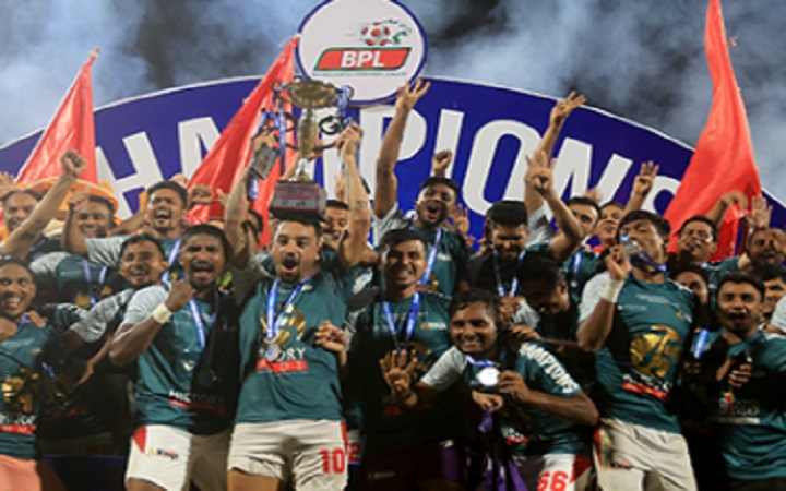 কিংসের জয় দিয়েই টানা চতুর্থ শিরোপা উদযাপন