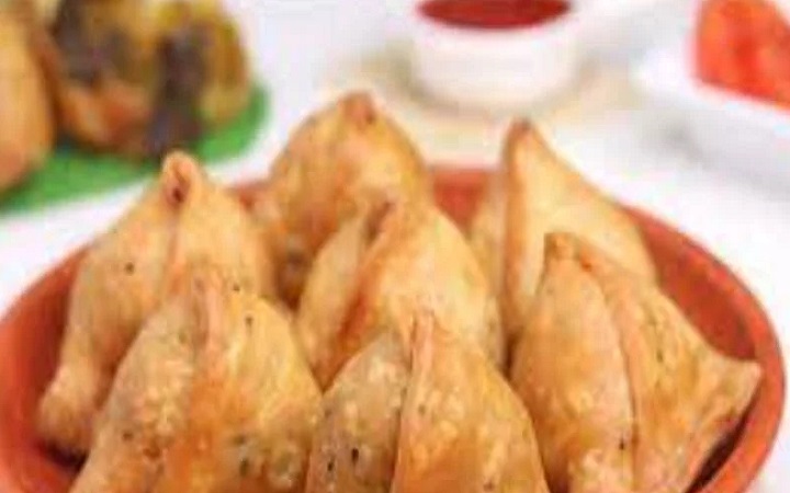 রেসিপি: আলু-ফুলকপির শিঙাড়া বানাবেন যেভাবে