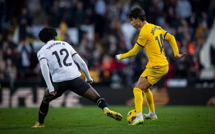 বারবার সুযোগ পেয়েও হোঁচট খেলো বার্সা