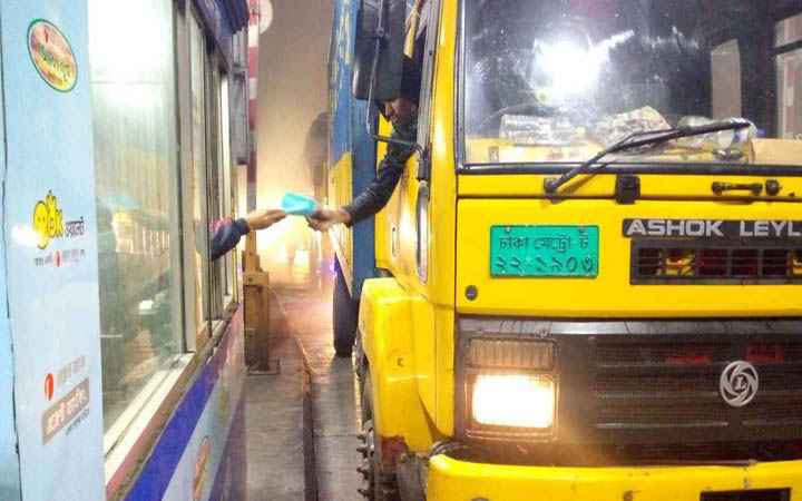 বঙ্গবন্ধু সেতু মহাসড়কে যান চলাচলে ধীরগতি