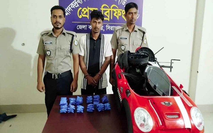 সিরাজগঞ্জে খেলনা গাড়িতে থেকে ১২ হাজার ইয়াবা উদ্ধার, আটক ১