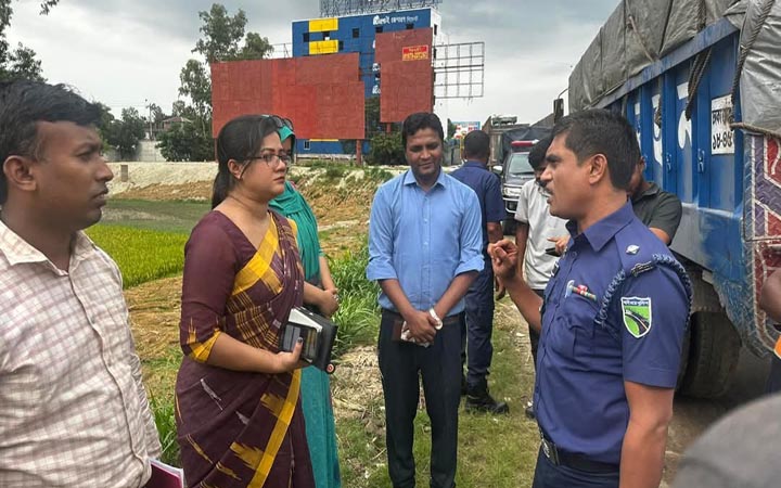 সিরাজগঞ্জে ১০ টন নিষিদ্ধ পলিথিন জব্দ