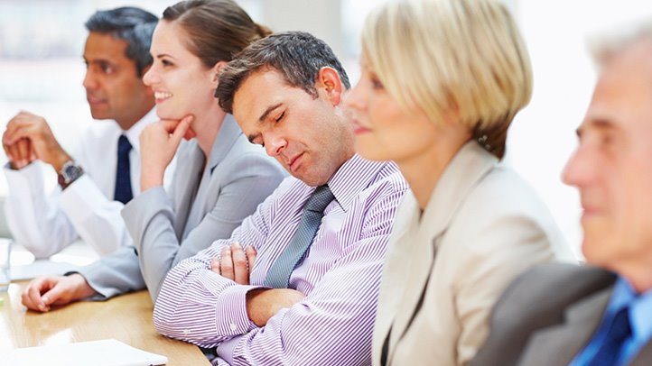 মিটিং চলার সময়  ঘুম আসলে কী করবেন?