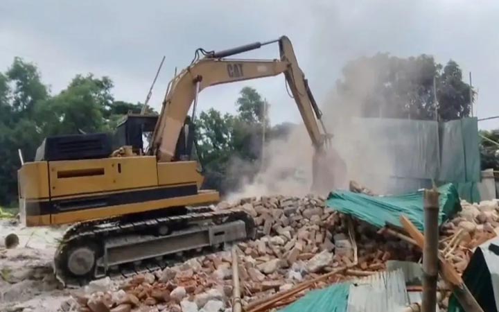 সোনারগাঁয়ে অবৈধ গ্যাসে চলা দুই চুন কারখানা গুঁড়িয়ে দিল তিতাস