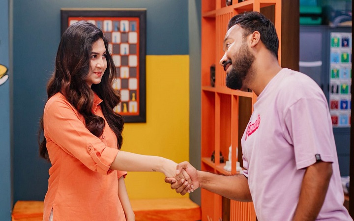 ব্যাচেলর পয়েন্টে যে চরিত্রে দেখা দিলেন স্পর্শিয়া
