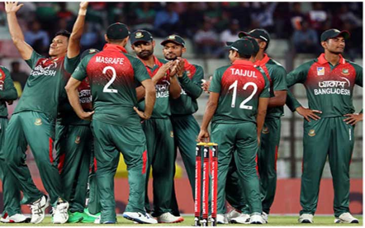 সিরিজ জয়ের জন্য ৩২৩ রানের বড় টার্গেট দিল বাংলাদেশ