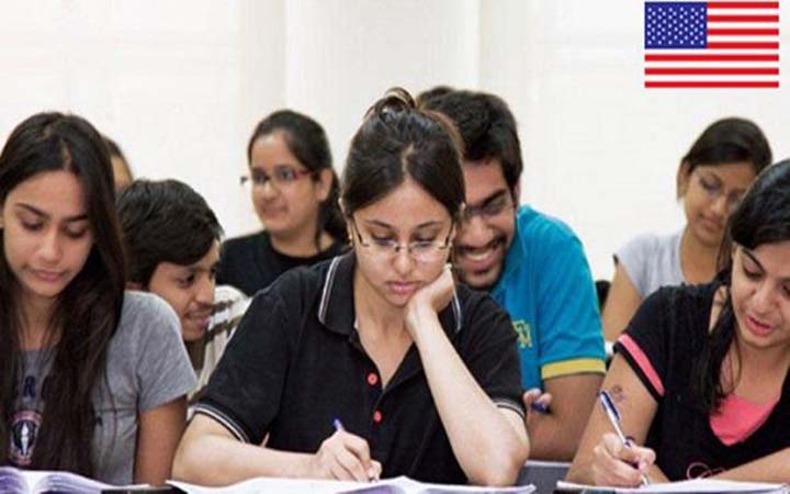 শিক্ষার্থীদের ফেরত পাঠানো বাতিল করলো আমেরিকা