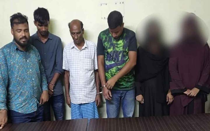 আবাসিক হোটেলে পুলিশের অভিযান, গ্রেফতার ৬