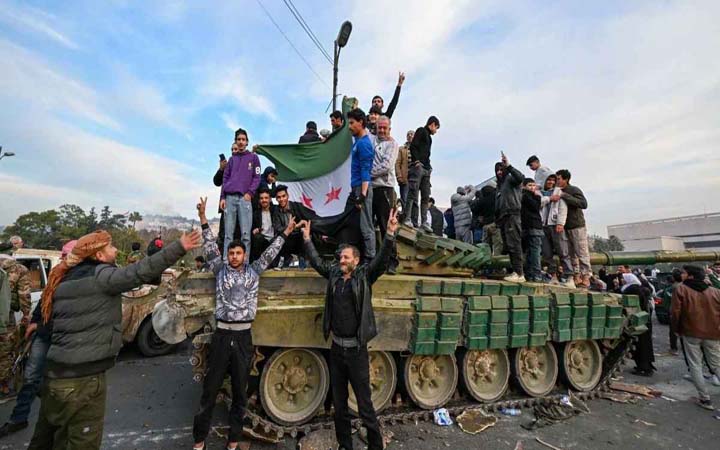 দামেস্কে বিদ্রোহীদের কারফিউ জারি