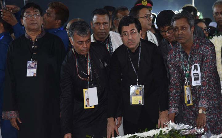 ভাষা শহিদদের শ্রদ্ধা জানালেন সিটি মেয়র তাপস