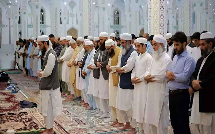 তারাবি নামাজের বিধান ও ফজিলত