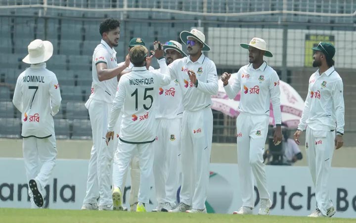 দিনের শুরুতেই পাকিস্তানকে জোড়া আঘাত তাসকিনের