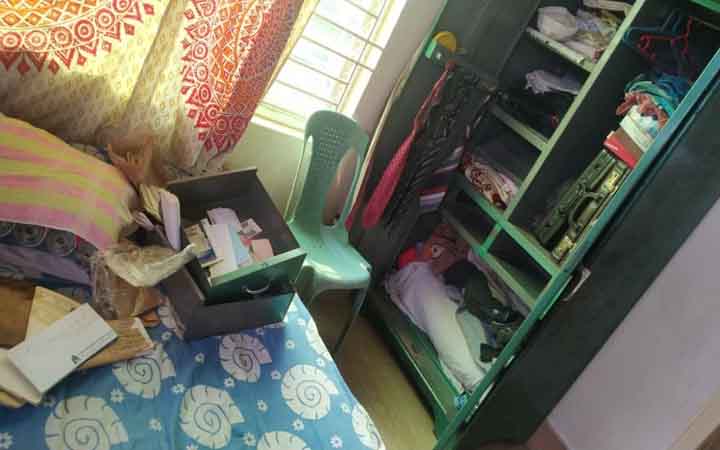 ফতুল্লায় বসতবাড়ি থেকে দিনেদুপুরে ১৩ ভরি স্বর্ণ ও নগদ টাকা চুরি