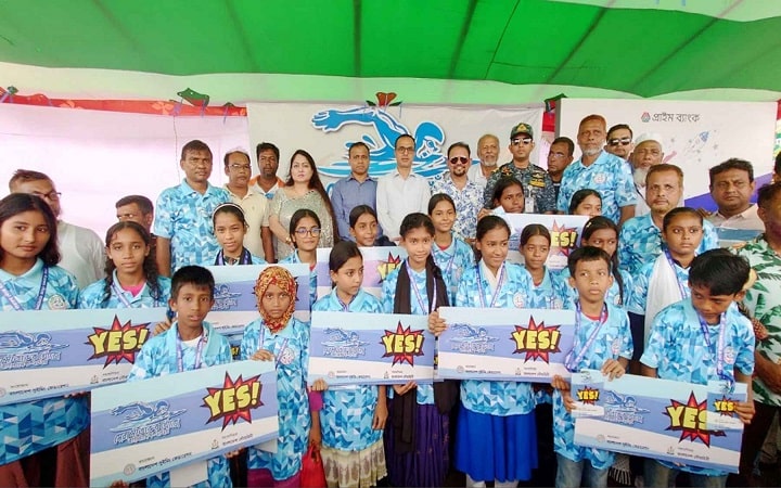 ‘সেরা সাঁতারুর খোঁজে বাংলাদেশ’ চাঁদপুরে ইয়েস কার্ড পেল ৪০ জন