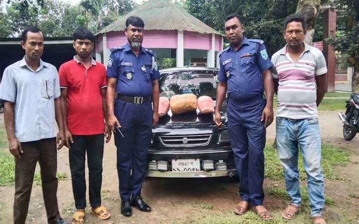 ১১ কেজি গাঁজাসহ প্রাইভেটকার আটক, চালক পলাতক