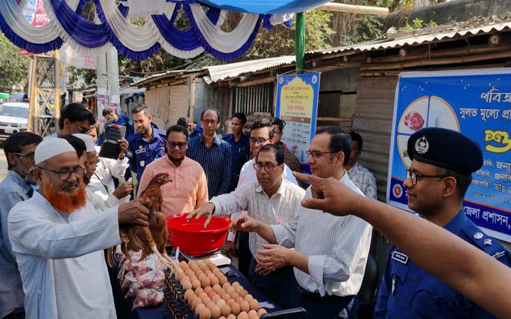 চুয়াডাঙ্গায় সুলভ মূল্যে মাংস-ডিম-দুধ বিক্রি শুরু