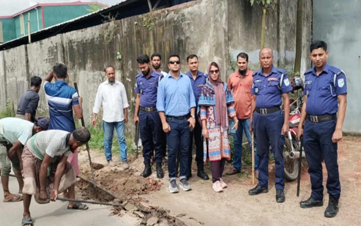 নারায়ণগঞ্জ বন্দরে তিতাসের অভিযানে অবৈধ গ্যাস সংযোগ বিচ্ছিন্ন
