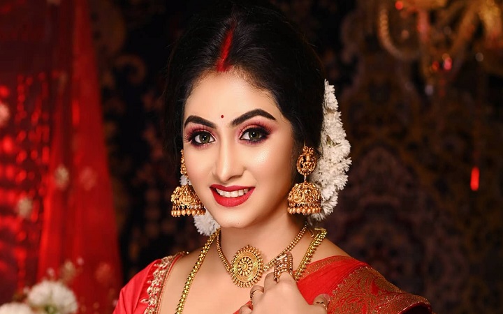 দুর্ঘটনার কবলে অভিনেত্রী তিয়াসা