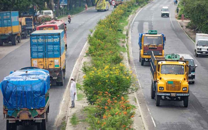 ঈদে ছয় দিন মহাসড়কে ট্রাক-লরি চলবে না: সরকারের উপদেষ্টা