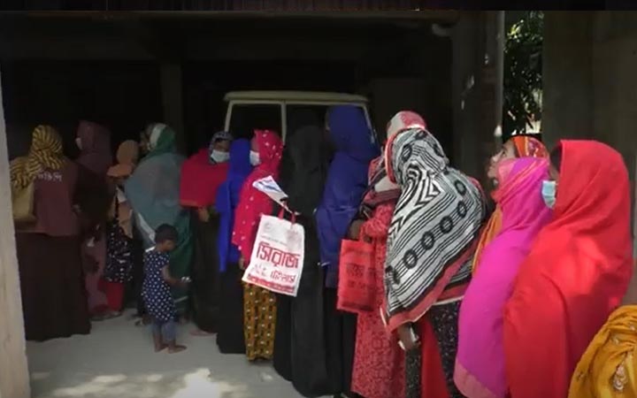 যশোরে সিনোফার্মের টিকা দেয়া শুরু