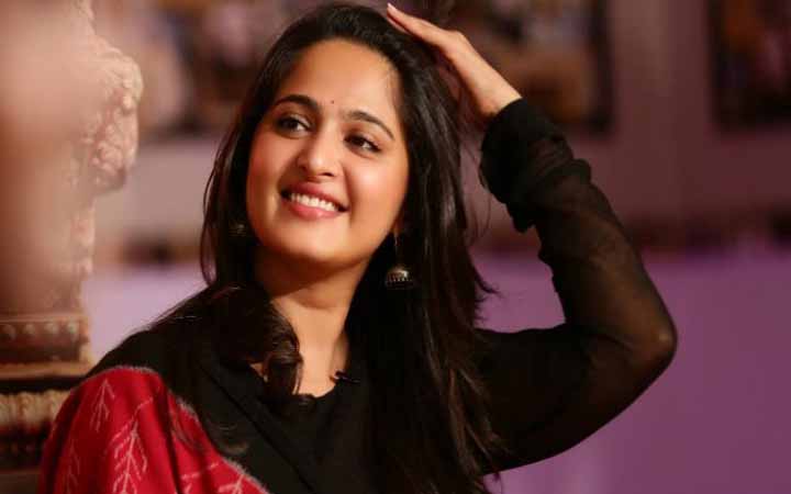 পরিচালককে বিয়ে করবেন অনুষ্কা শেট্টি