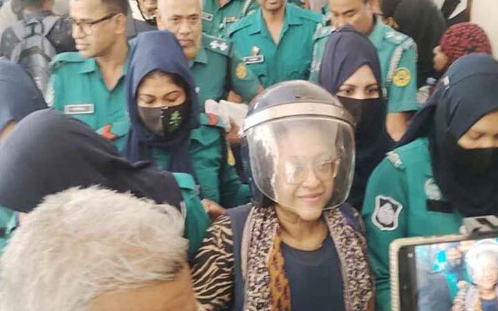 হাসিমুখে আদালতে উঠে কাঠগড়ায় ফুঁপিয়ে কাঁদলেন তুরিন আফরোজ