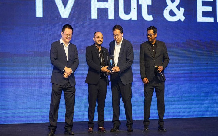 টানা তৃতীয়বার ‘মার্কেট লিডার (টিভি)’ পুরস্কার জিতল টিভি হাট