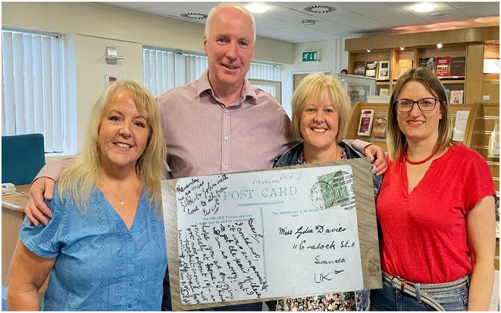 ১২১ বছর পর পৌঁছাল পোস্টকার্ড, মিললেন পরিবারের সদস্যরা