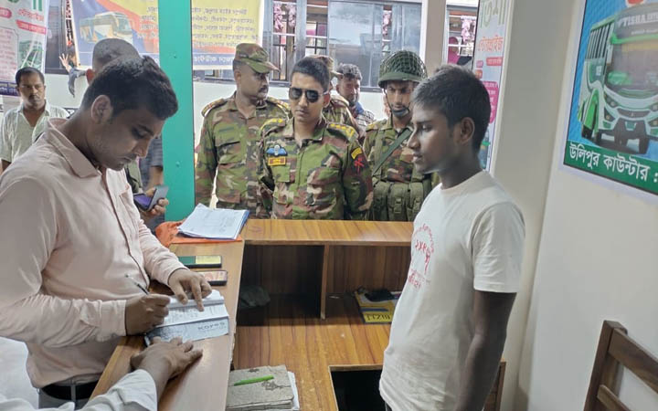 উলিপুরে দুই বাস মালিককে ১০ হাজার টাকা জরিমানা