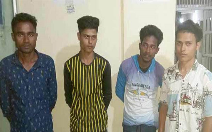 কক্সবাজারে ৪ রোহিঙ্গা আটক