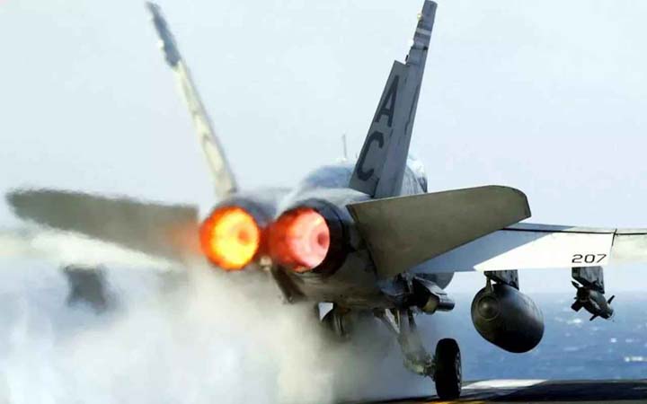 লোহিত সাগরে গুলি করে মার্কিন যুদ্ধবিমান ভূপাতিত