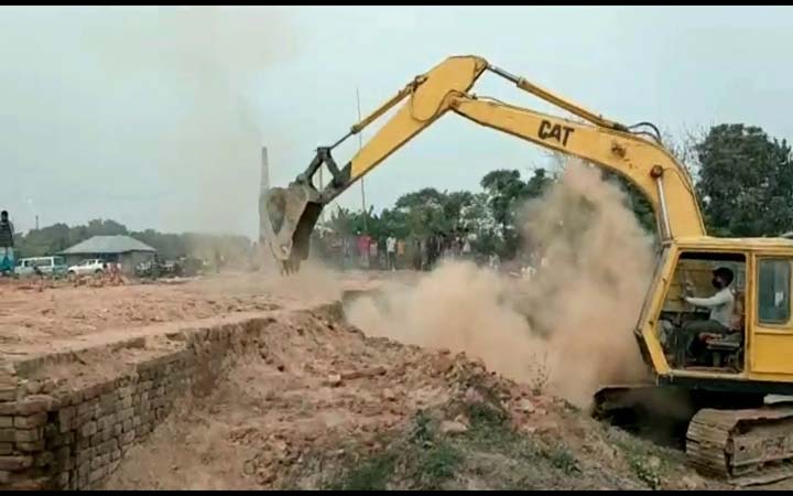 কুষ্টিয়ায় অবৈধ ইট ভাটায় অভিযান ১৮ লক্ষ টাকা জরিমানা