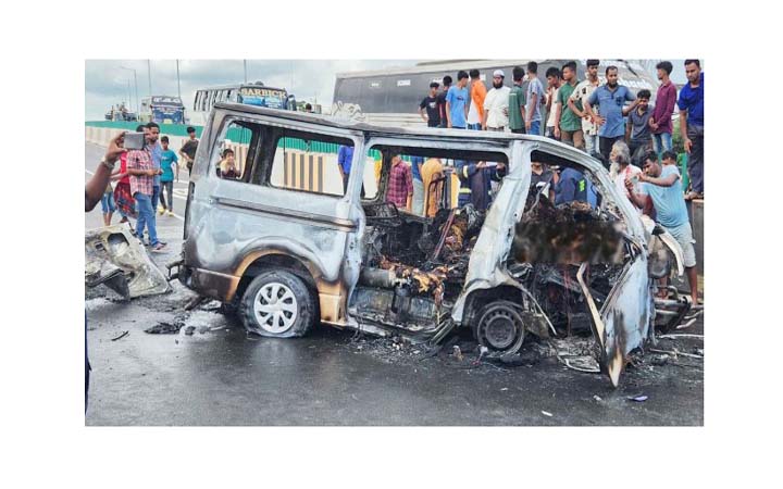 অ্যাম্বুলেন্স দুর্ঘটনায় দগ্ধ চালকের মৃত্যু, নিহত বেড়ে ৮