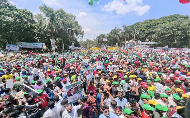 সোহরাওয়ার্দী উদ্যানে বিএনপির তারুণ্যের সমাবেশে নেতাকর্মীদের ঢল