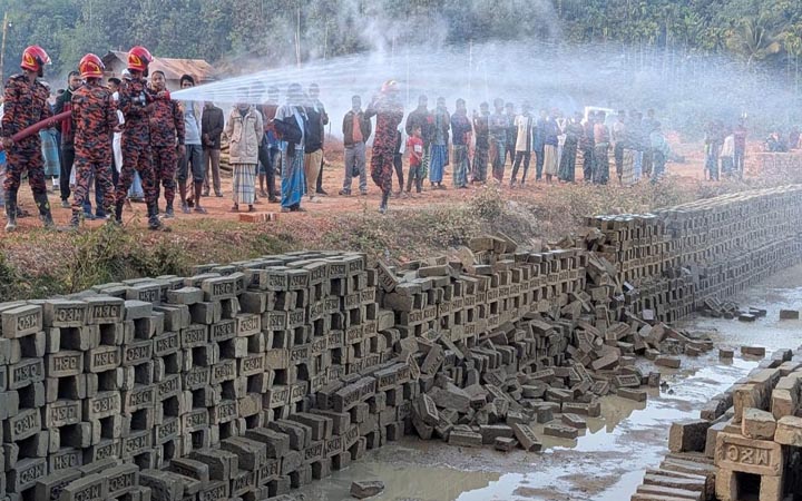 রাঙামাটিতে ৩টি অবৈধ ইটভাটা বন্ধ করল প্রশাসন