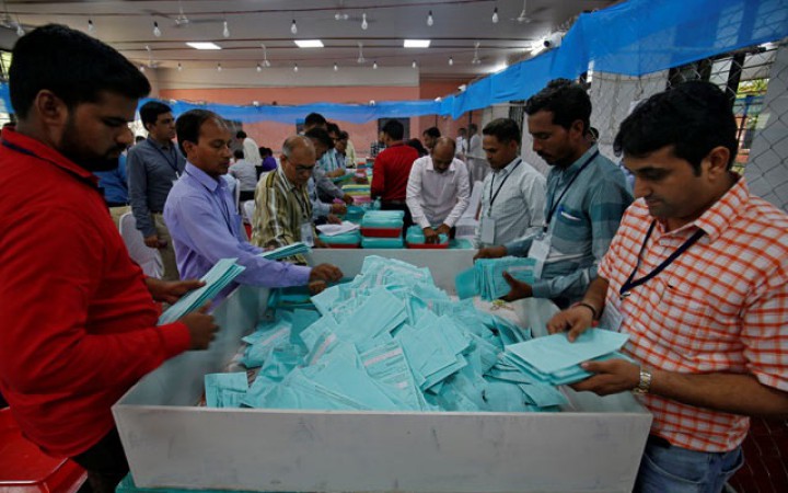 ভারতের নির্বাচনের ফল, বড় ব্যবধানে এগিয়ে বিজেপি নেতৃত্বাধীন জোট