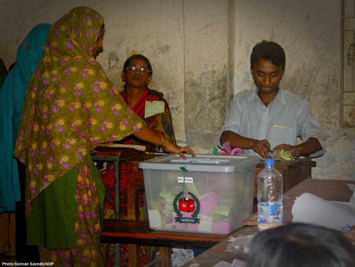 বগুড়া উপনির্বাচনে ভোটার উপস্থিতি কম