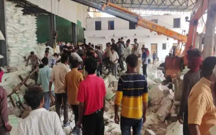 গুজরাটে দেয়াল ধসে ১২ শ্রমিক নিহত