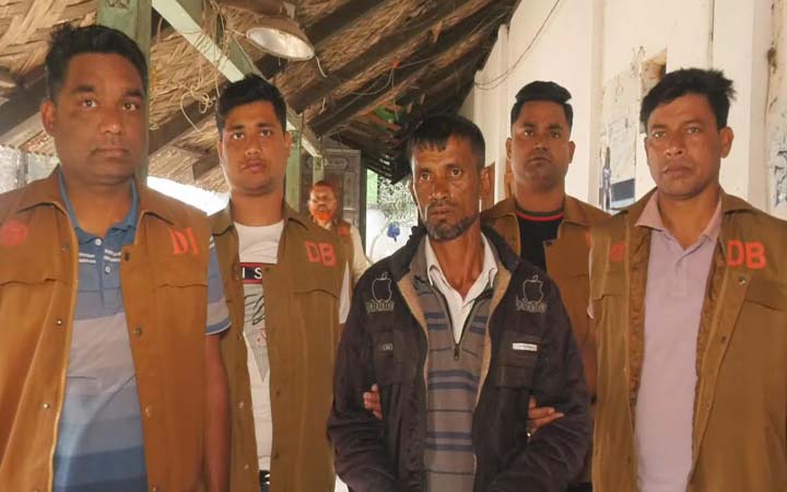মা-মেয়েকে দলবদ্ধ ধর্ষণ  : আরেক আসামি গ্রেপ্তার