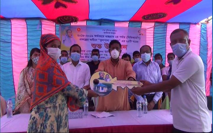 যশোরের শার্শায় কুলপালা গুচ্ছ গ্রামে বাড়ি পেয়েছে ২৫টি ভূমিহীন পরিবার