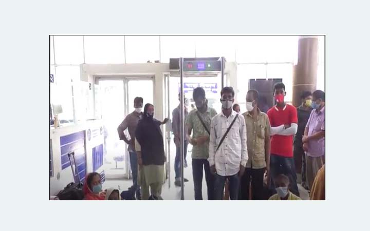 বিশেষ ব্যবস্থায় ভারত থেকে দেশে ফিরলো ৯১ জন বাংলাদেশী পাসপোর্ট যাত্রী