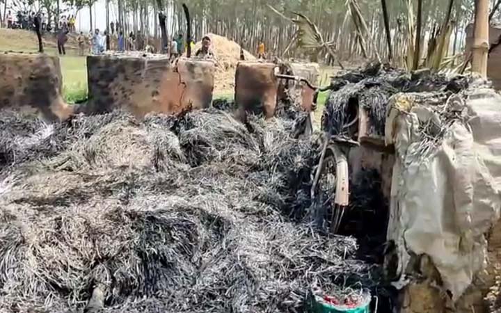 পশ্চিমবঙ্গে তৃণমূল কংগ্রেস নেতা হত্যার বদলা নিতে অগ্নিসংযোগ, নিহত ৮