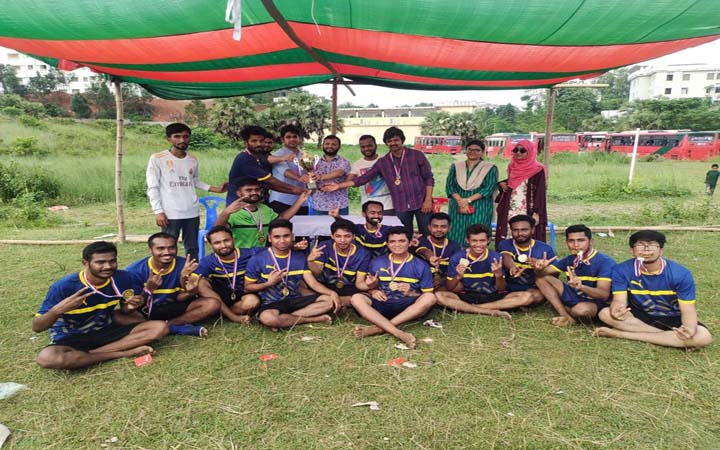 কুবিতে মার্কেটিং আন্তঃব্যাচ ফুটবল টুর্নামেন্টে চ্যাম্পিয়ন ১১ ব্যাচ