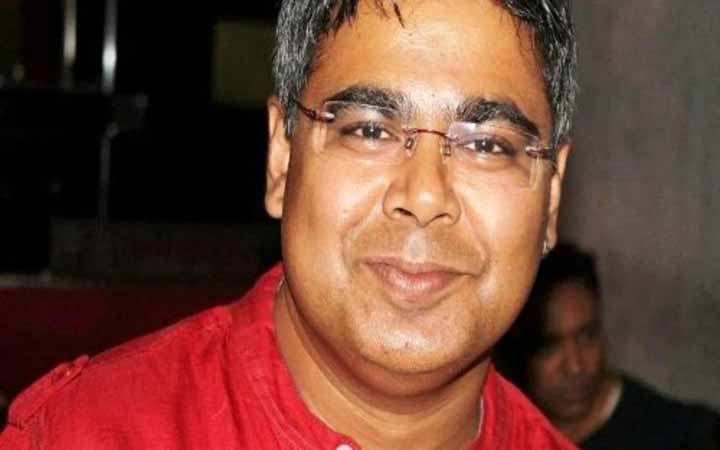 পূজা নিয়ে ফেসবুকে পোস্ট করে রোষের মুখে মীর