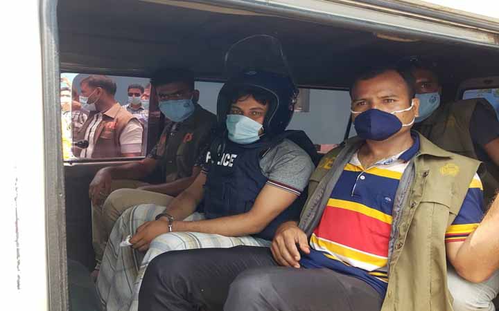 পাবনায় একই পরিবারের তিন হত্যাকান্ডে পালিত ছেলে আটক