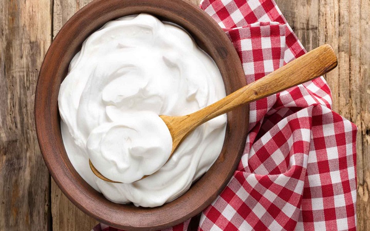 দইয়ের সঙ্গে ভুলেও এসব খাবার খাবেন না