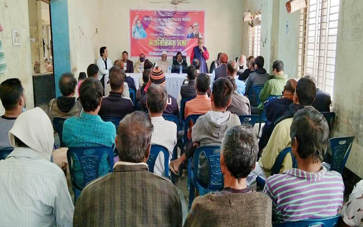 কুষ্টিয়ায় বিড়ি মালিক ও শ্রমিকদের মতবিনিময় সভা