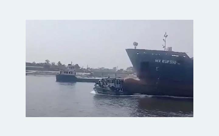 শীতলক্ষ্যায় লঞ্চডুবি, ২ লাশ উদ্ধার