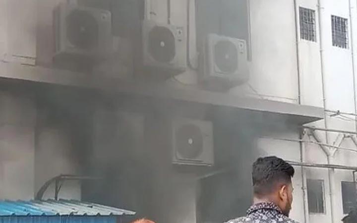 ভারতে হাসপাতালে আগুন : ১০ করোনা রোগীর মৃত্যু