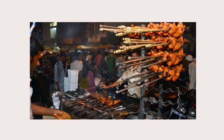 গুজরাটে আমিষ খাওয়া নিয়ে বিতর্ক